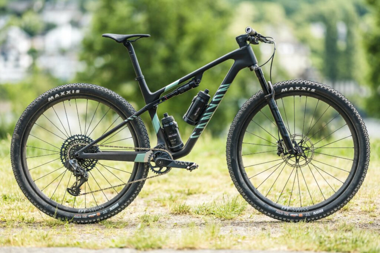 Canyon Lux World Cup Cfr Ltd Gebruikt In Lg Buycycle