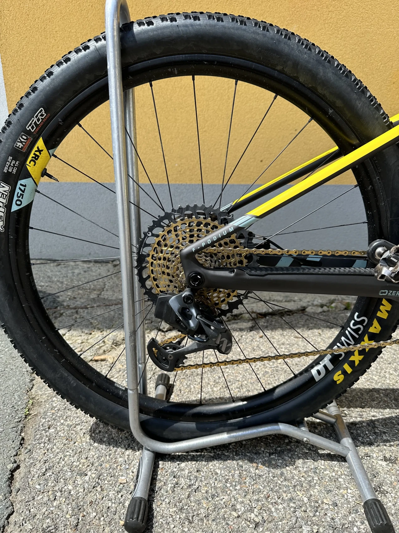 Mondraker F Podium Carbon R Used In L Buycycle