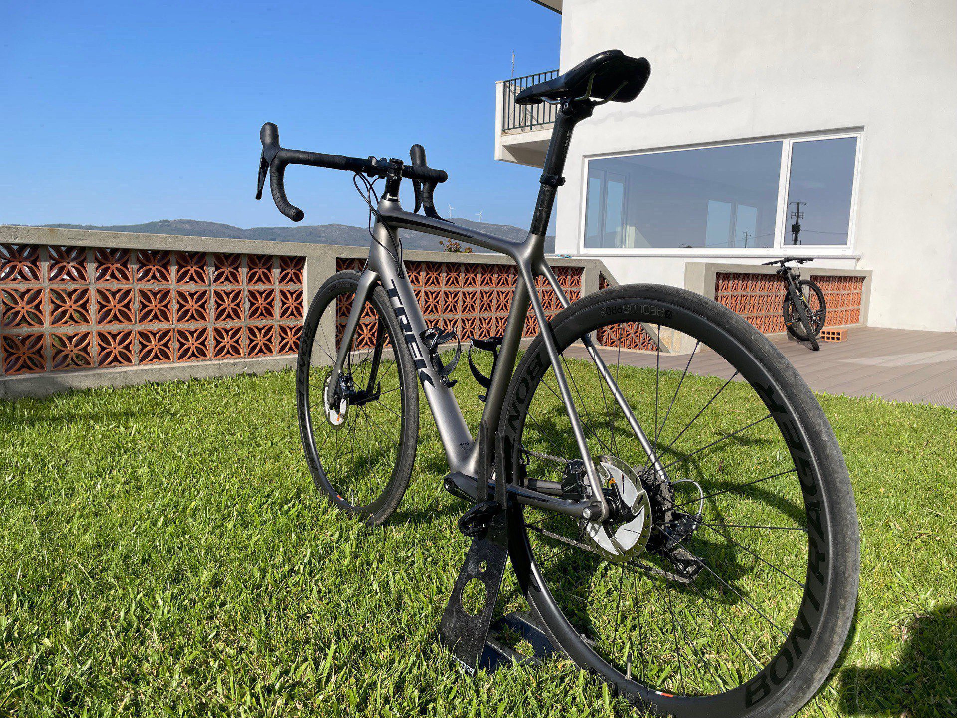 Achetez Un V Lo D Occasion Trek Monda Sl Disc Pro En Cm Buycycle