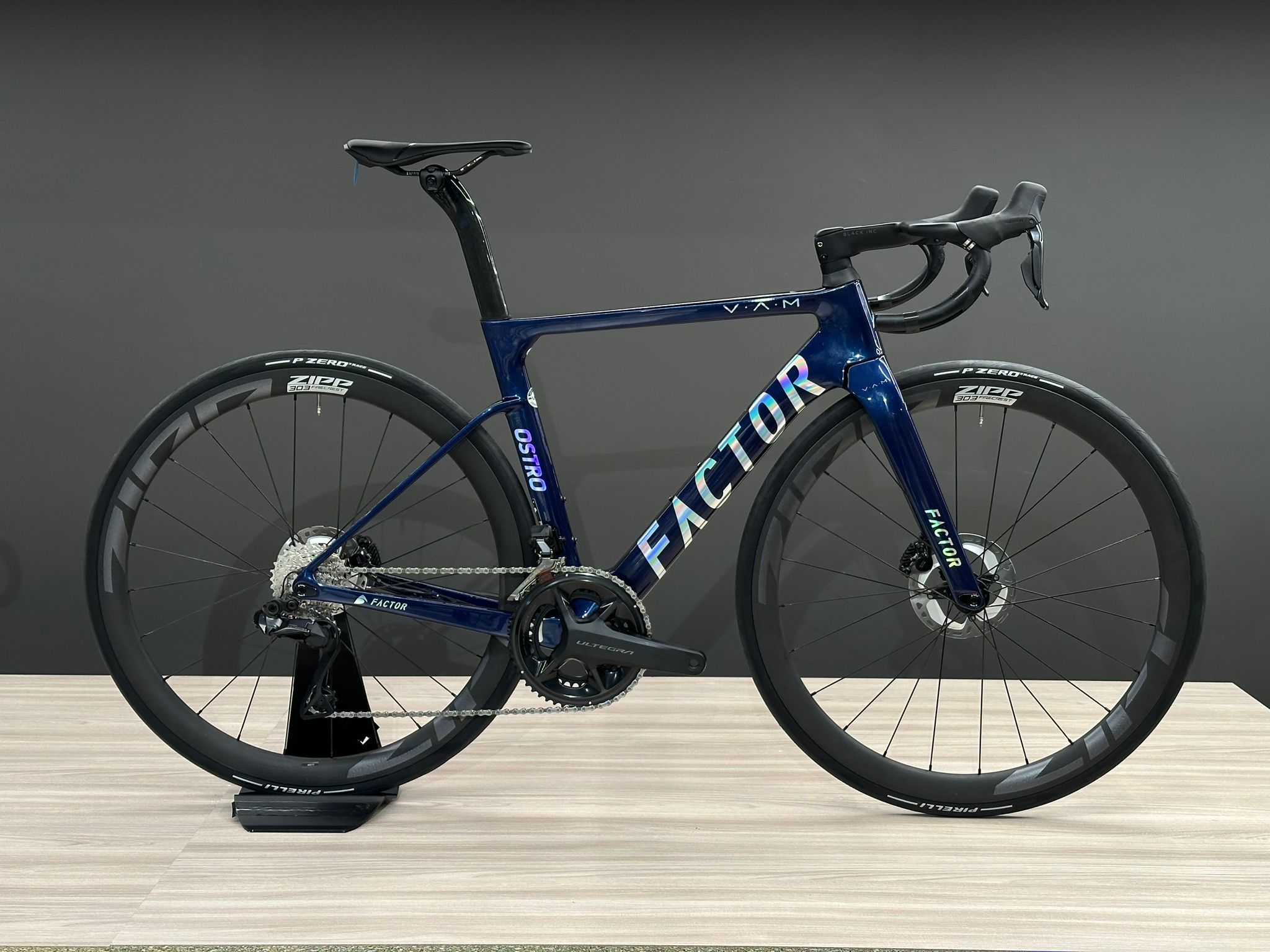 Factor OSTRO VAM CHAMELEON Used In 52 Cm Buycycle