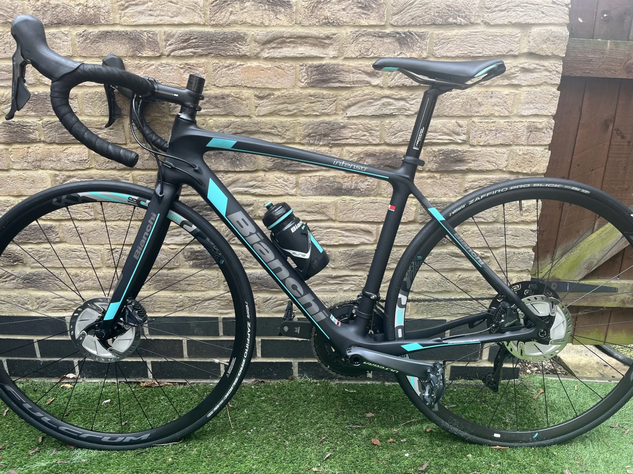 bianchi intenso ultegra 2019