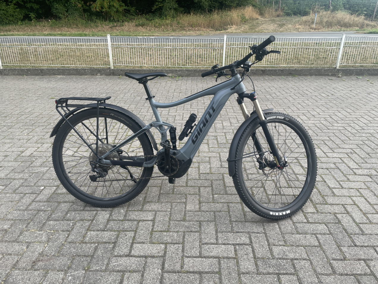 giant stance e  2 electric mountain bike 2019