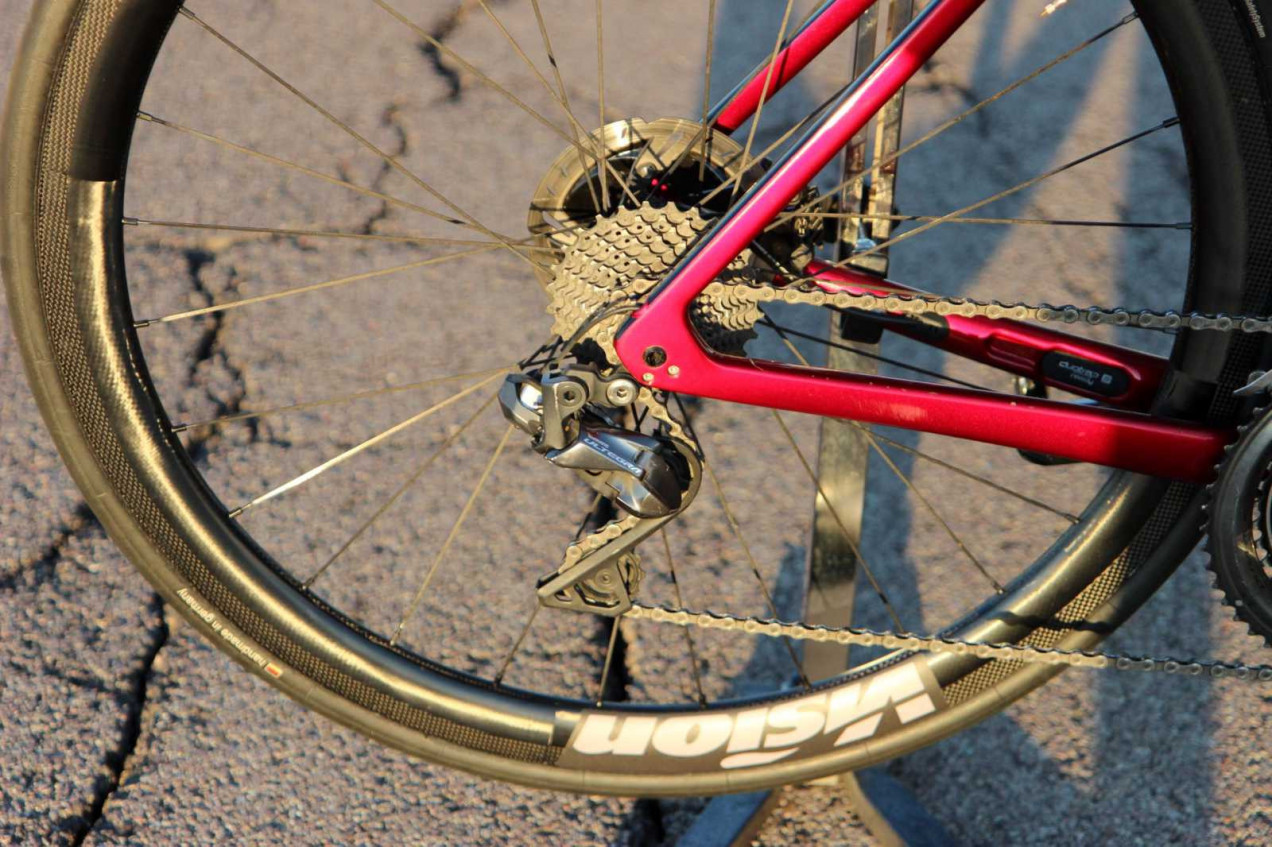road bike shoes and pedals