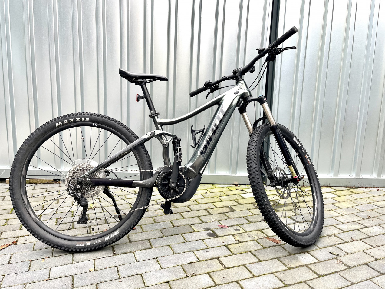 giant stance e  2 electric mountain bike 2019