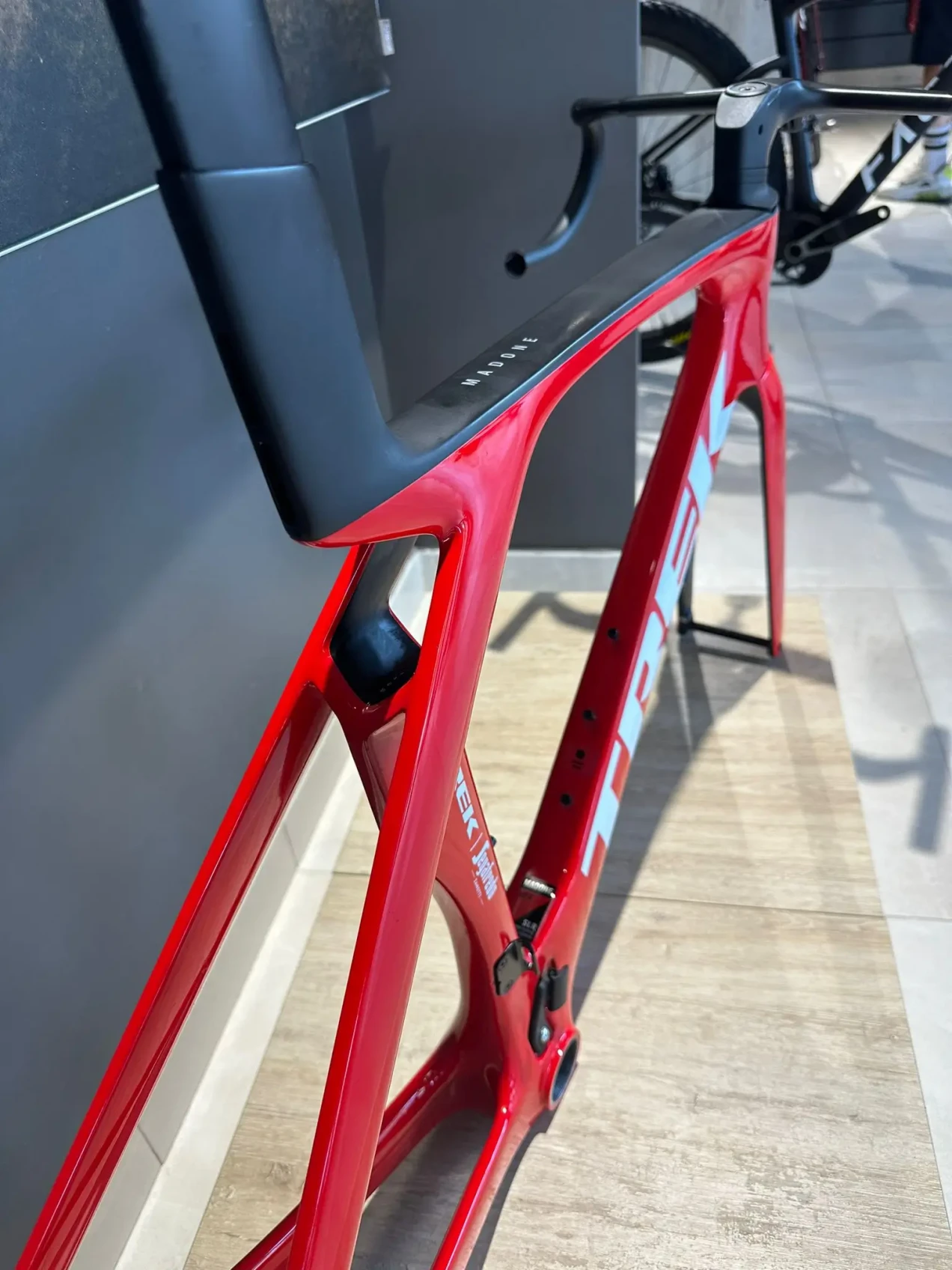 Trek FRAME KIT TREK MADONE SLR used in 56 cm buycycle