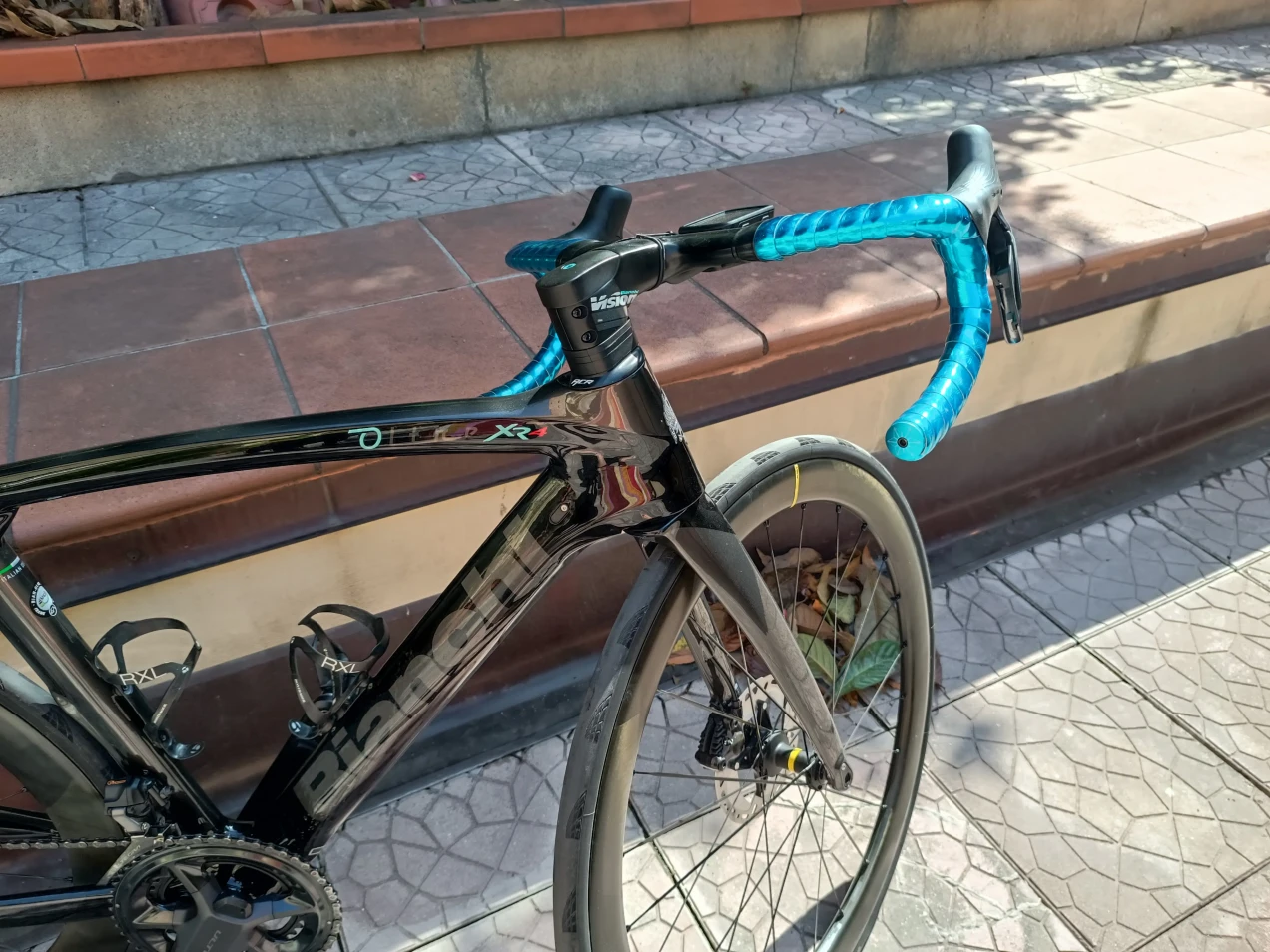 Bianchi Oltre XR4 CV Disc Ultegra Di2 12v Power Meter wykorzystywany w