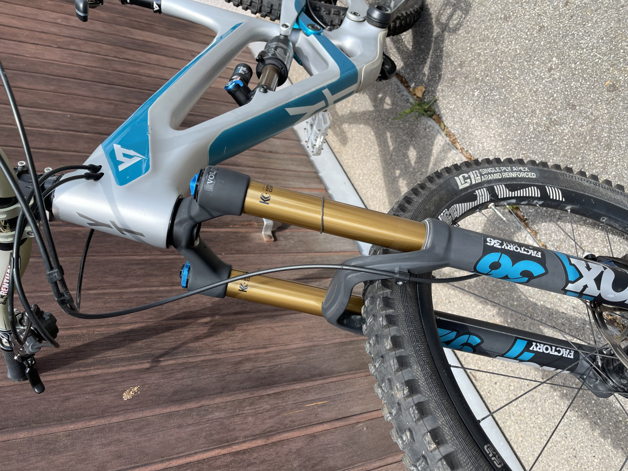 2019 yt capra cf pro race