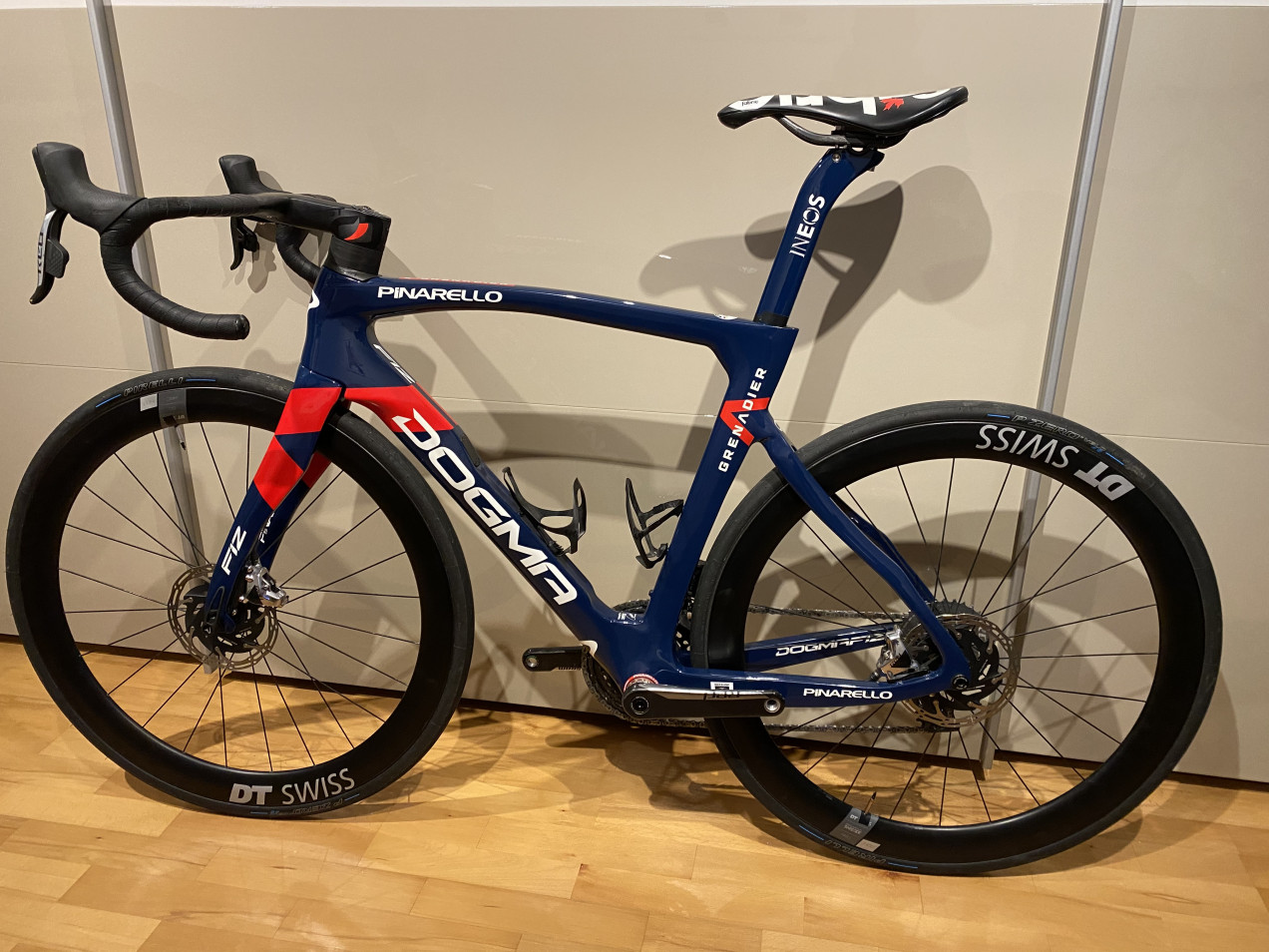 pinarello dogma f12 grenadier