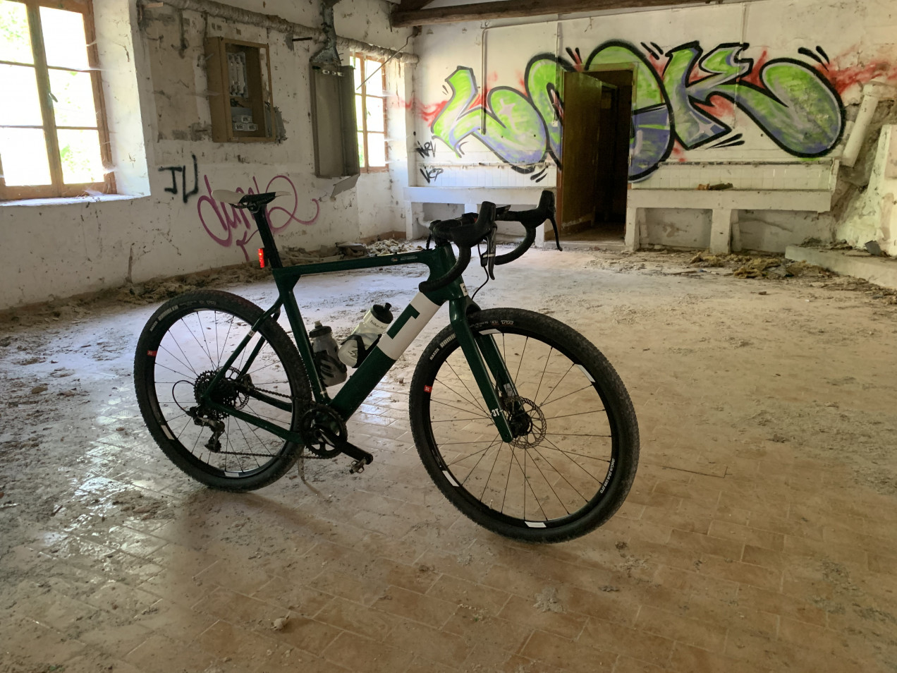 3t exploro team speed force 1