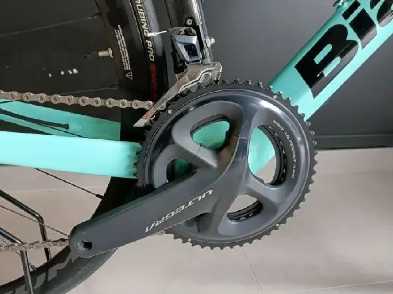 bianchi oltre xr4 cv ultegra di2 compact disc road bike 2019