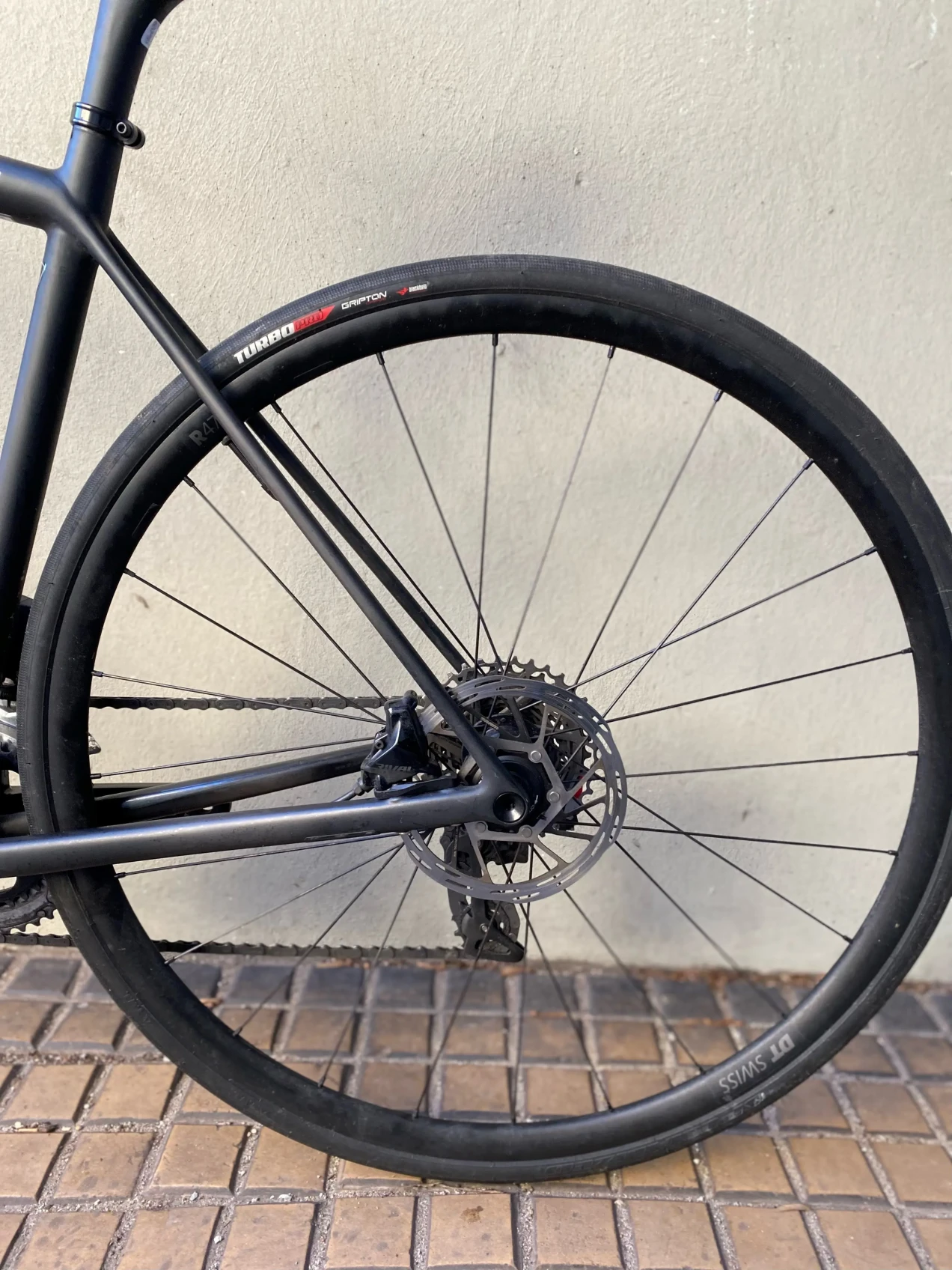 Specialized Aethos Comp - Rival eTap AXS used in 56 cm | buycycle