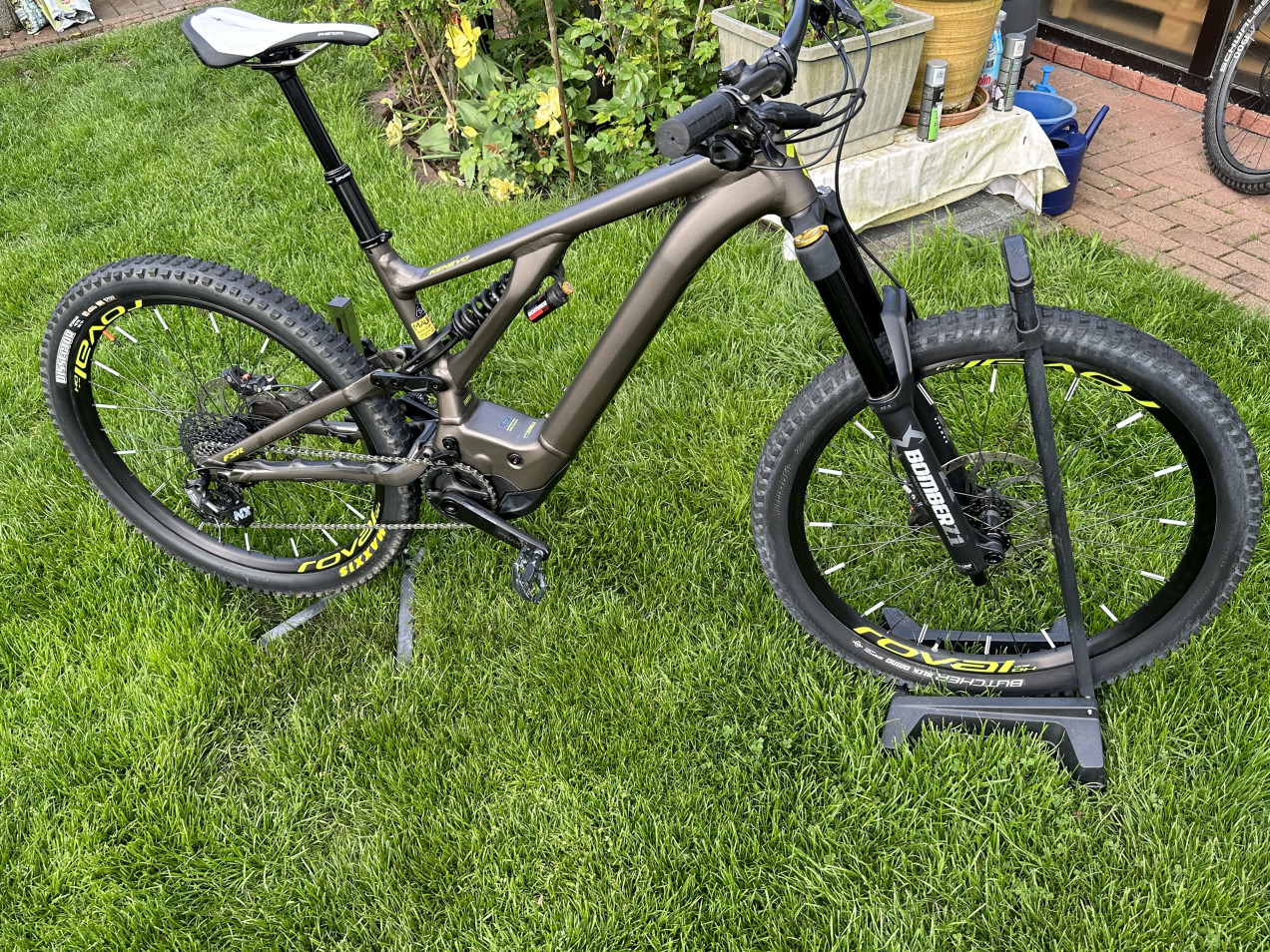 Specialized Turbo Kenevo Comp used in l buycycle