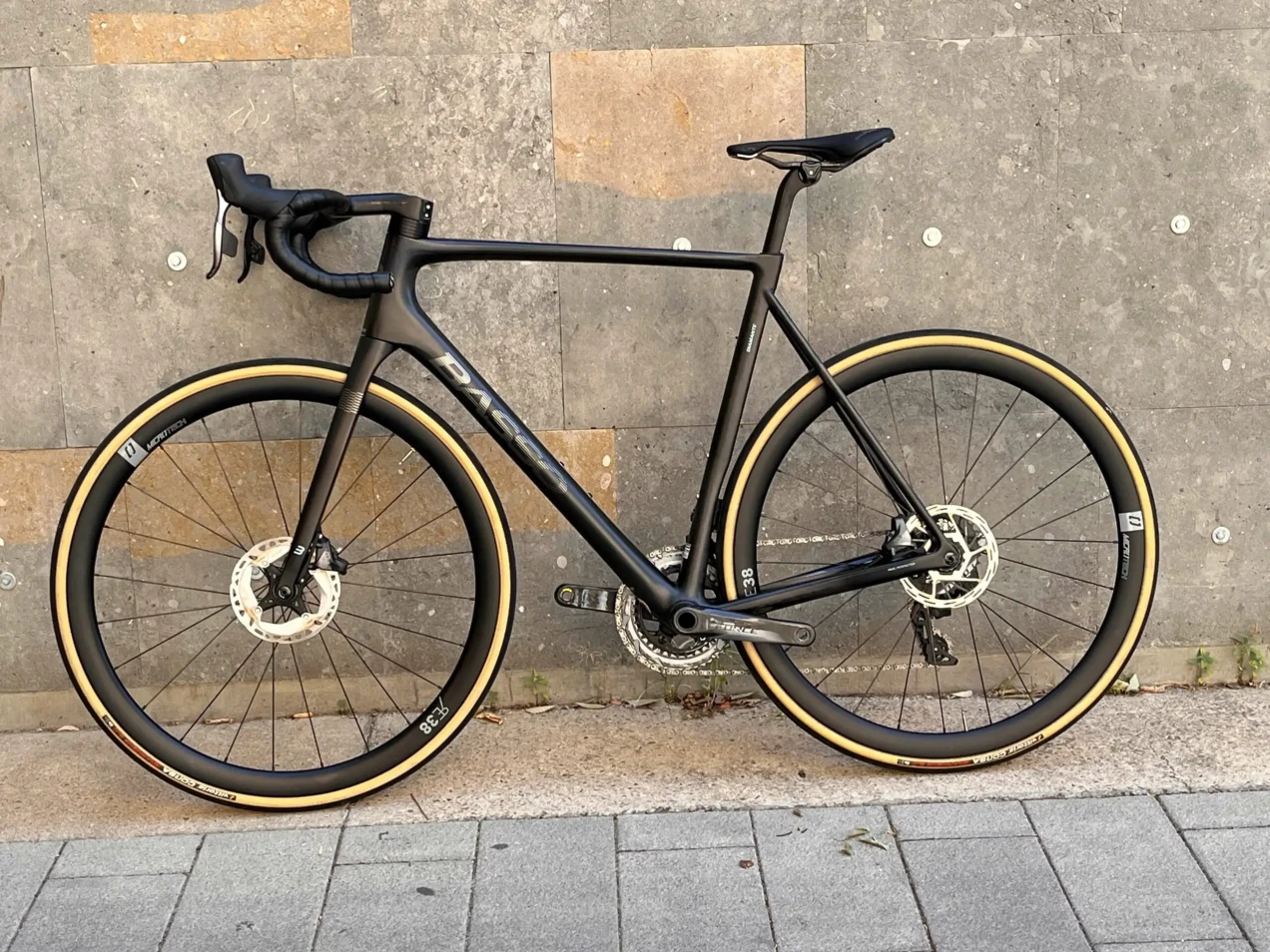 Basso Diamante Disc (SRAM Force) Ex-Demo Stealth used in 56 cm | buycycle