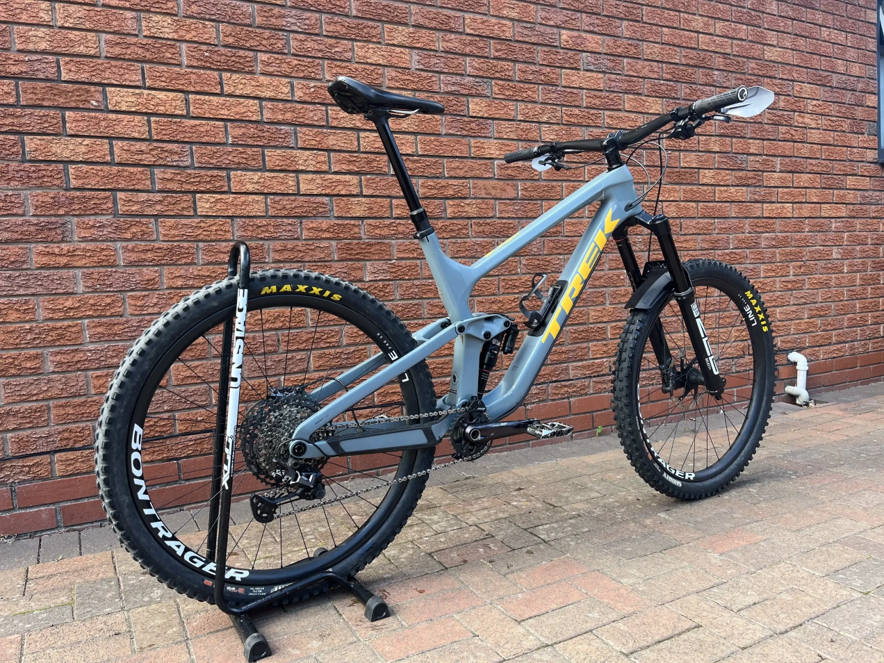 trek slash 9.8 xt 2021