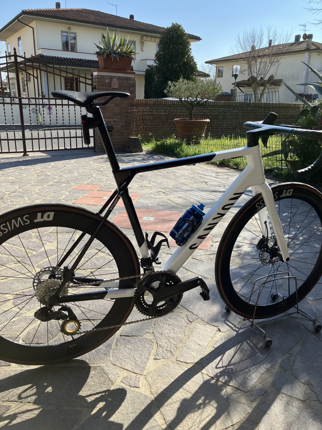 Canyon Ultimate CF SL 8 Aero used in l | buycycle