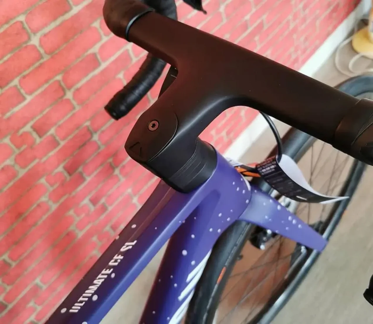 Canyon Ultimate CF SL 8 WMN Disc Di2 used in M buycycle