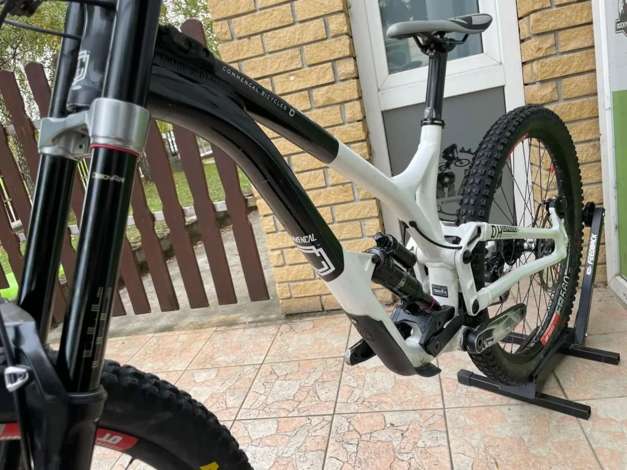 Commencal SUPREME DH V4 used in M | buycycle