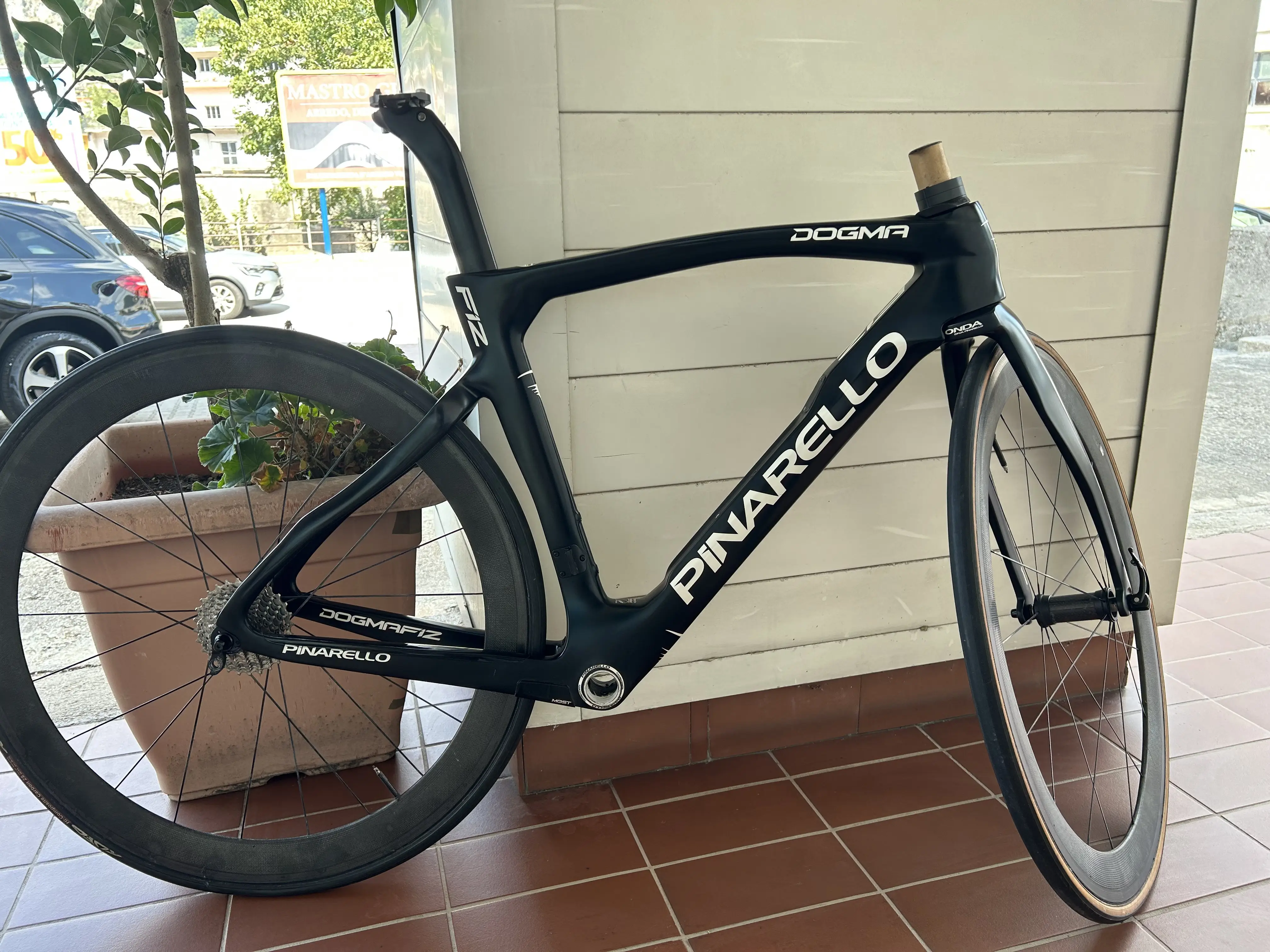 pinarello dogma f12 rim brake