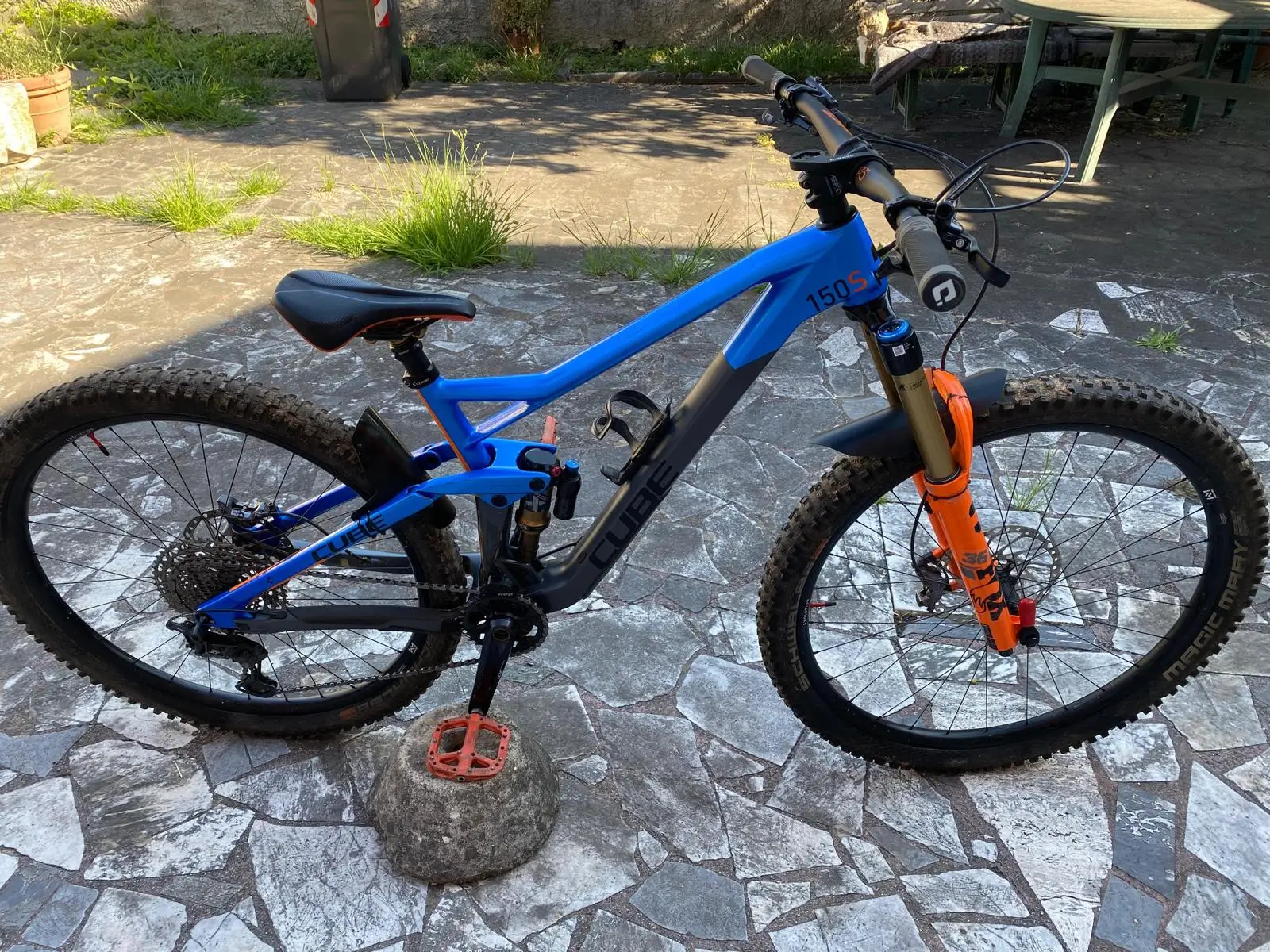 cube stereo 150 frame