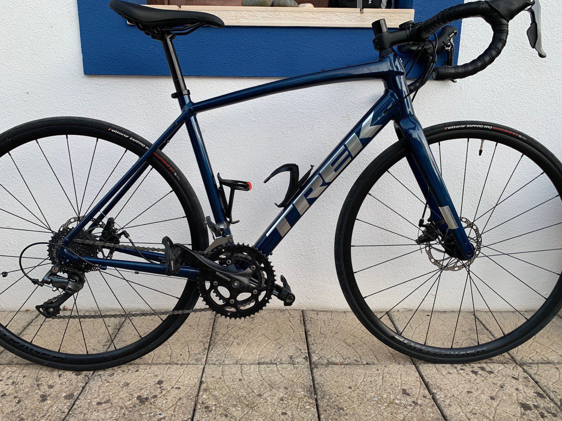 Trek Domane AL 2 Disc Used In M | Buycycle