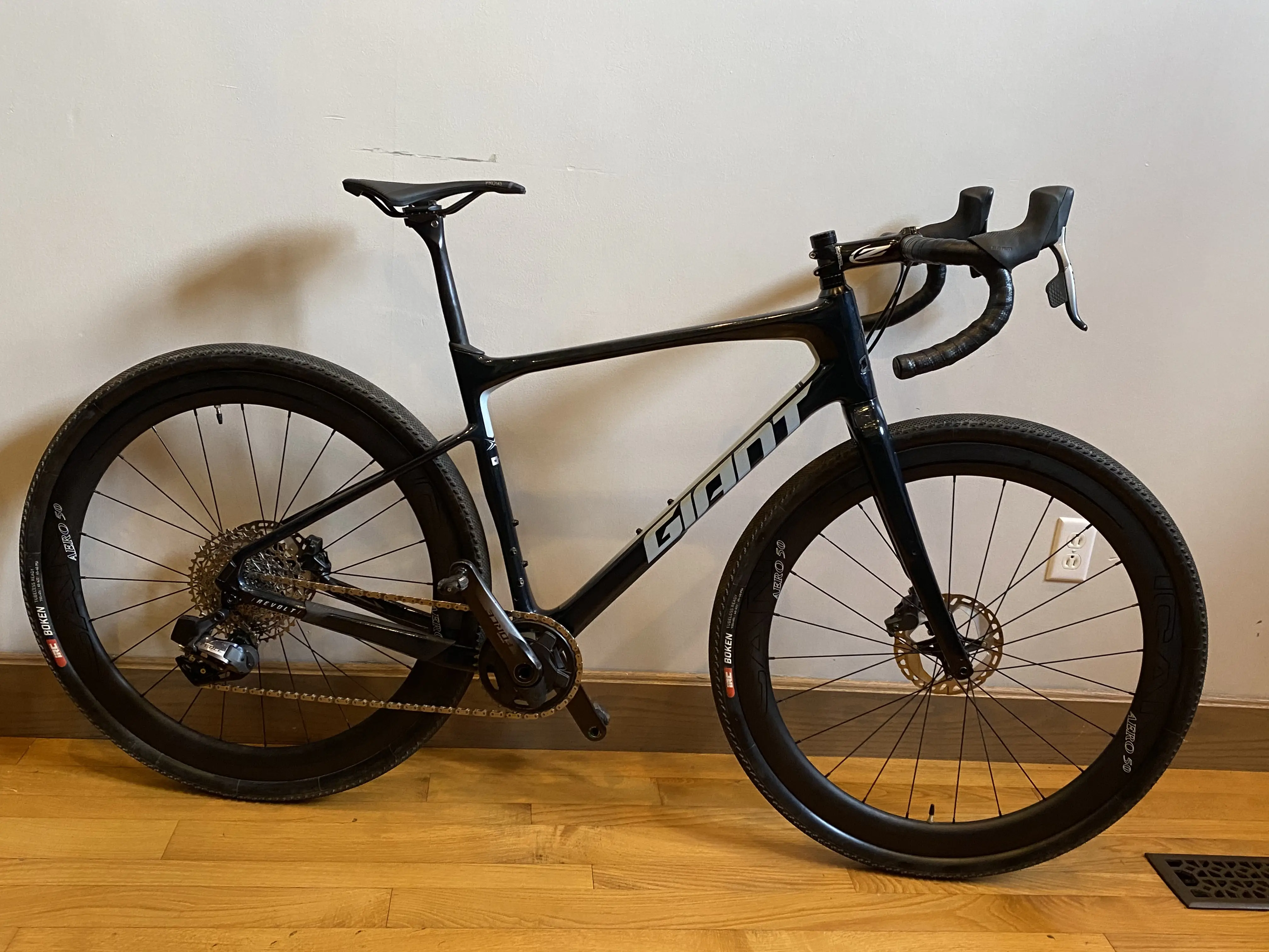 Giant Revolt Advanced Pro 0 used in M | buycycle