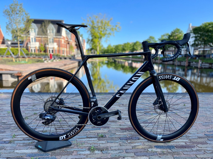 Canyon Ultimate CF SLX 8 DISC LTD I used in l | buycycle