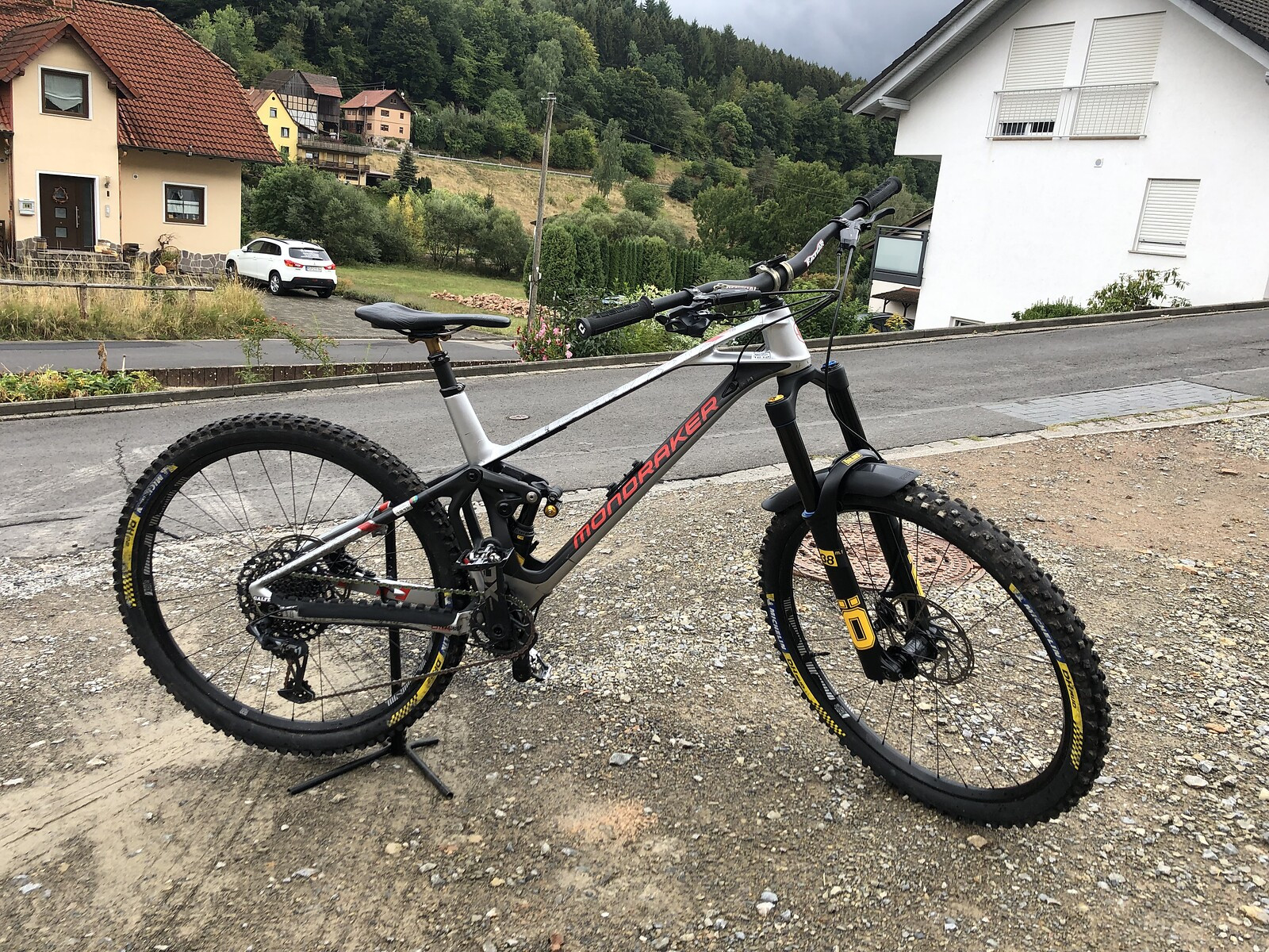 Mondraker Superfoxy Carbon RR used in l | buycycle