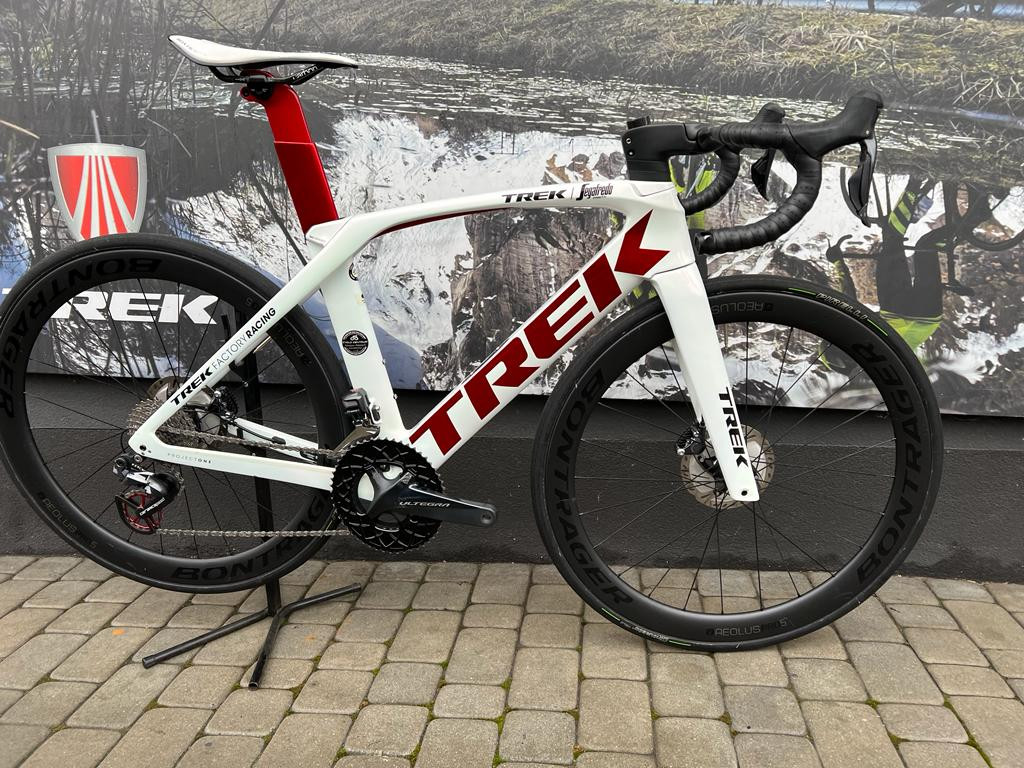 trek madone chrome