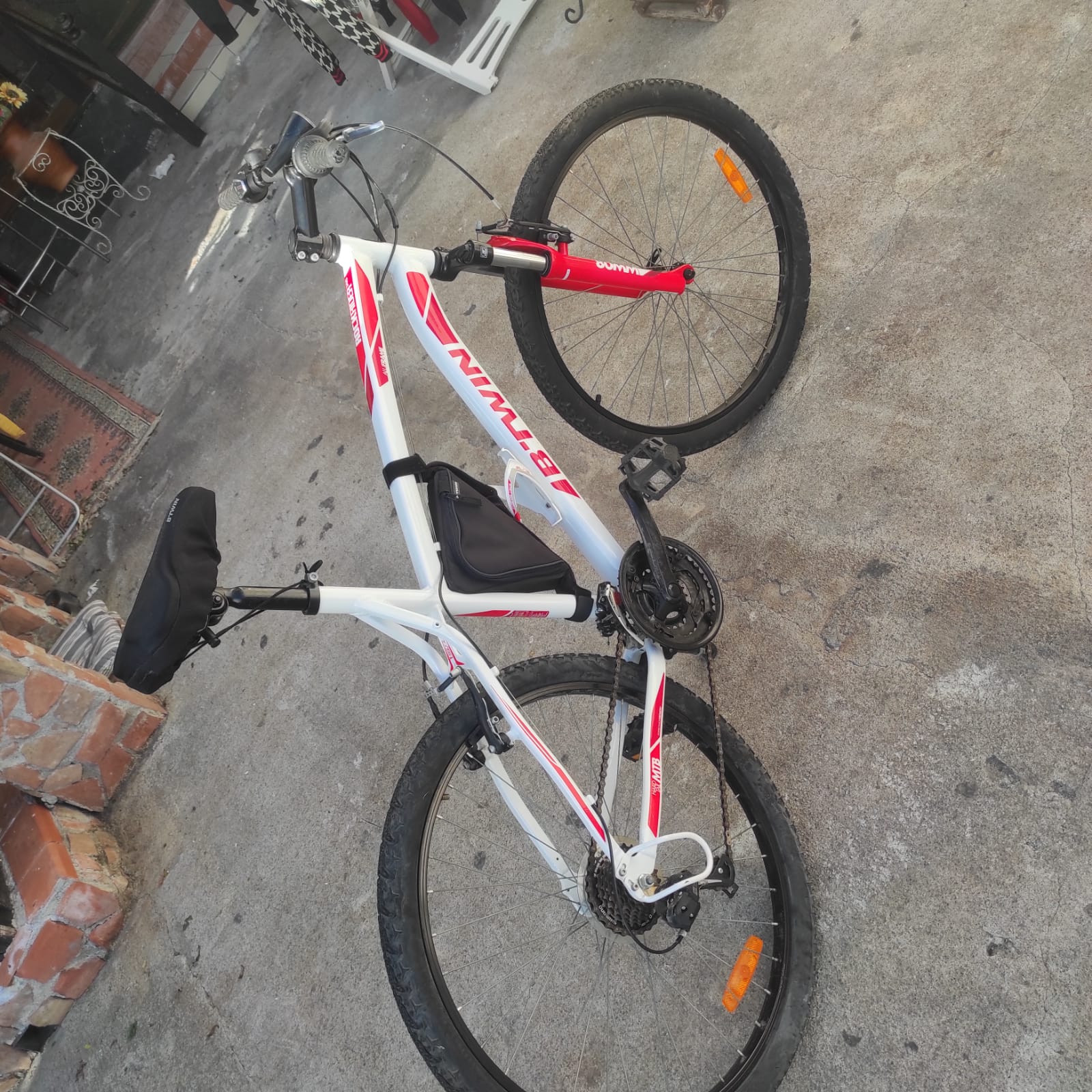Kip premier Economie B'TWIN Women's 27.5" Mountain Bike ST 120 gebruikt in m | buycycle