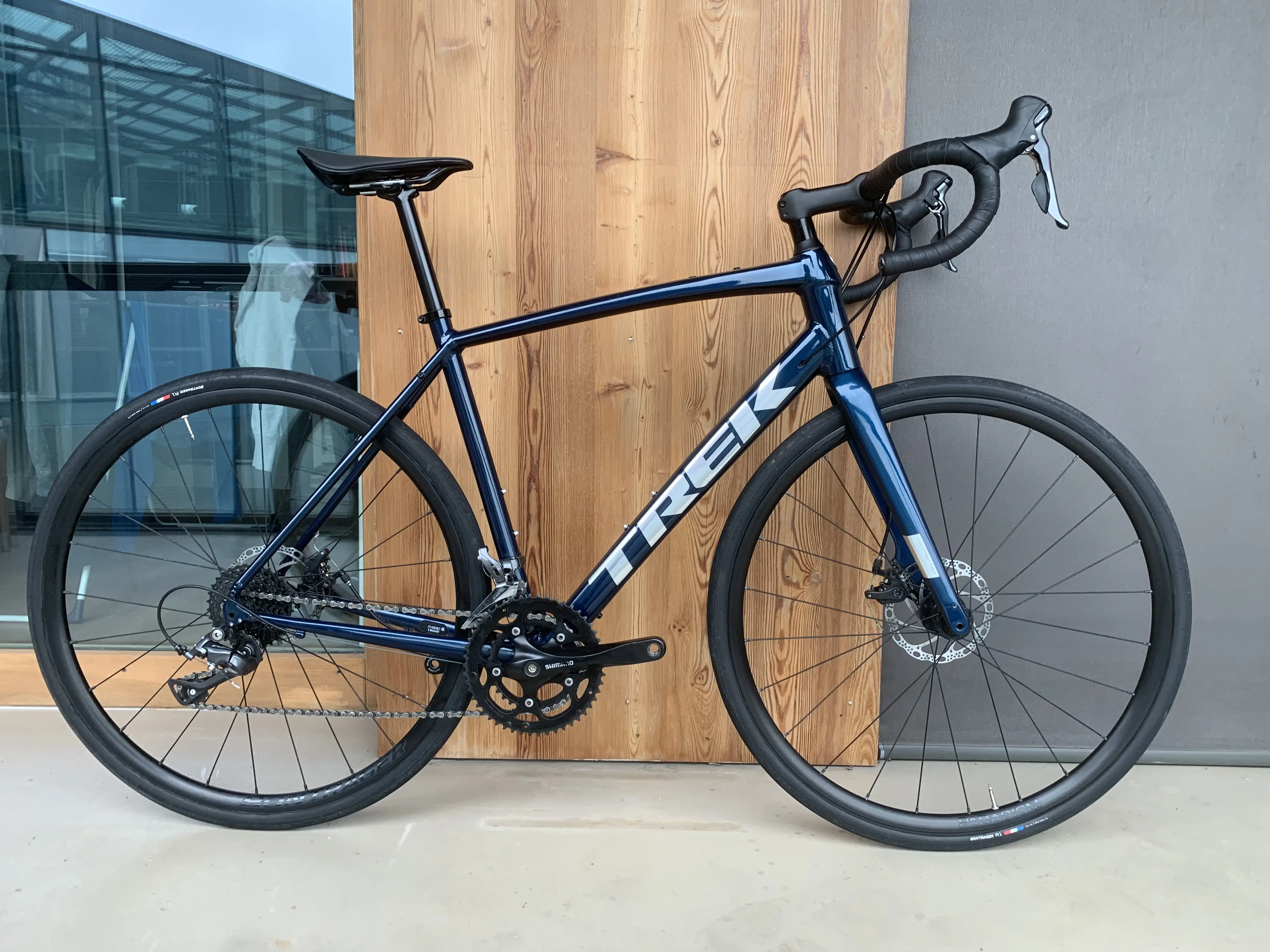 ロードバイク trek domane al2 2022 - ロードバイク