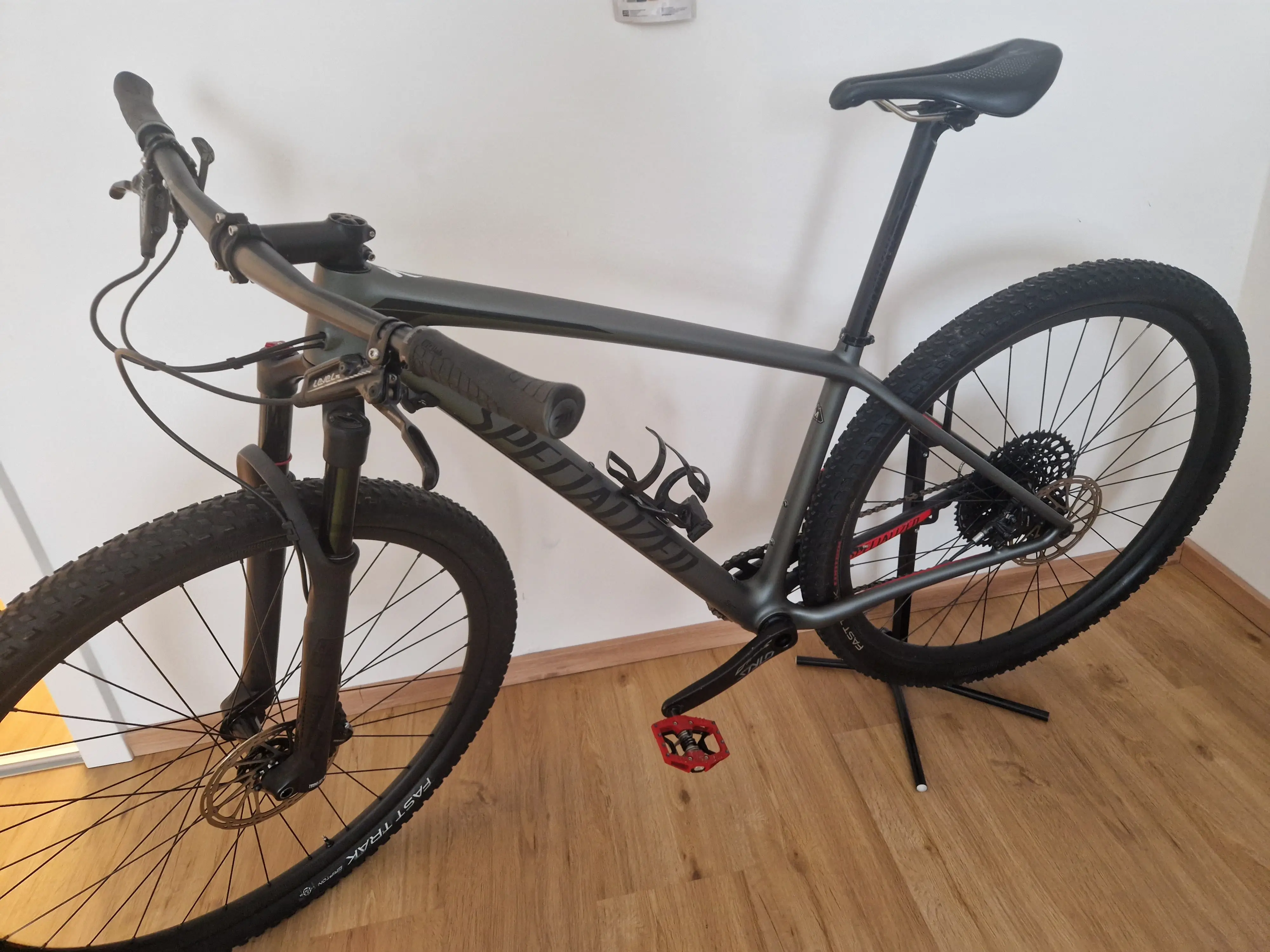 specialized hardtail expert 2018