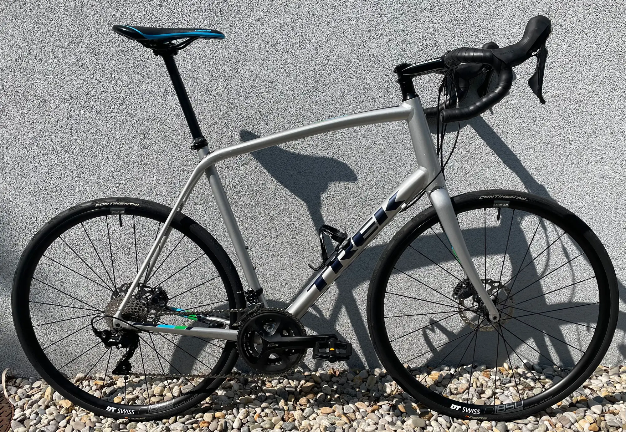 Trek Domane ALR 4 Disc used in 62 cm | buycycle