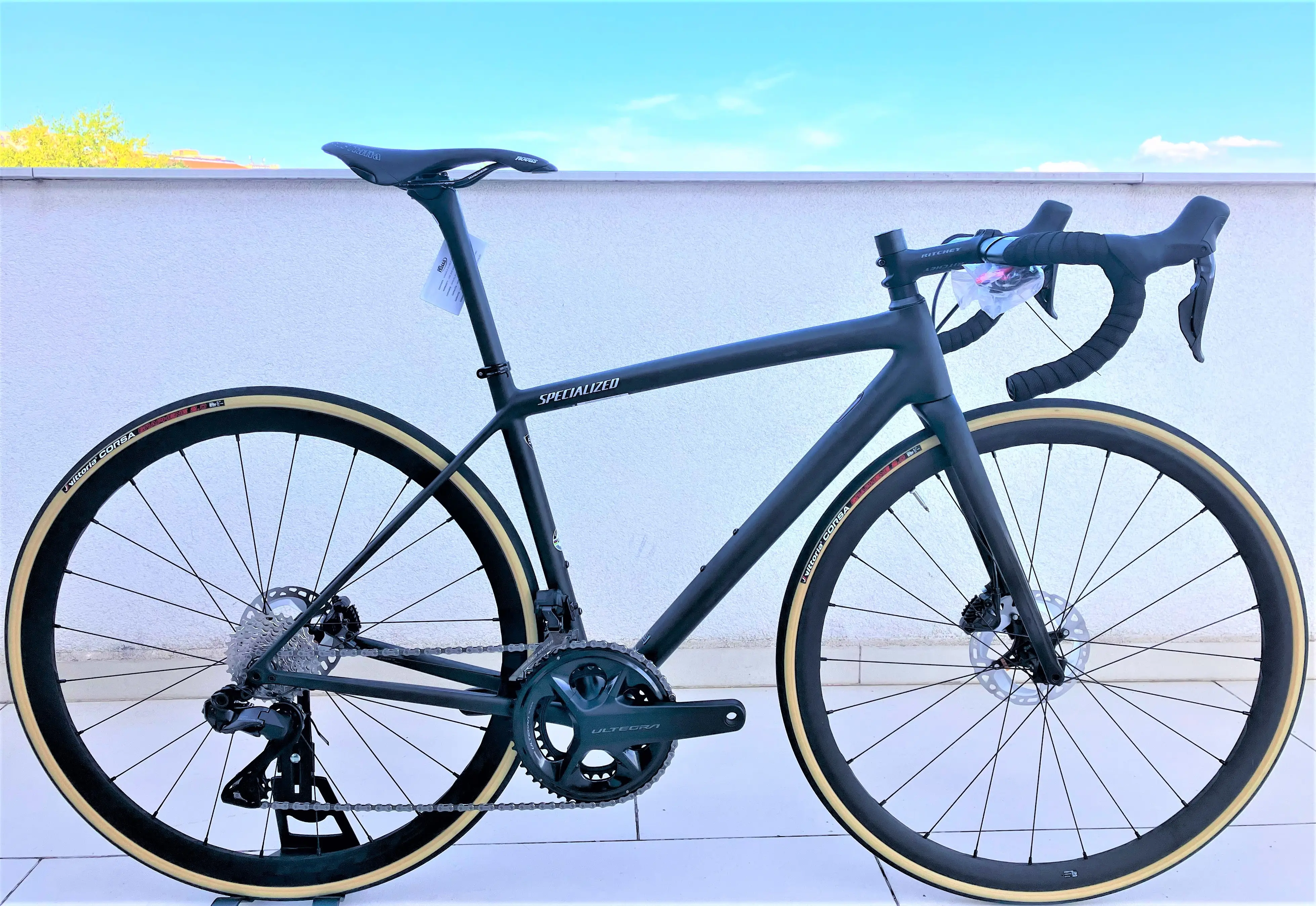 Specialized Aethos Pro - Ultegra Di2 used in 52 cm | buycycle