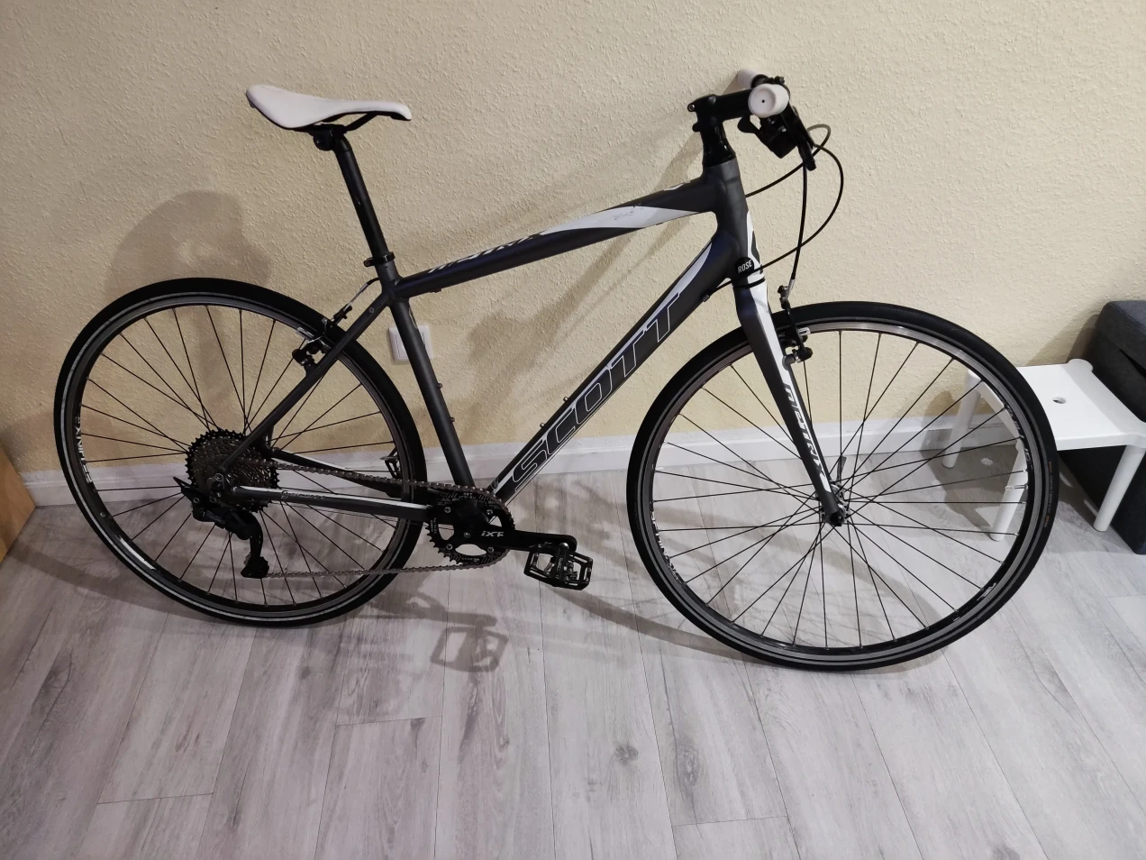 scott metrix 40 hybrid bike