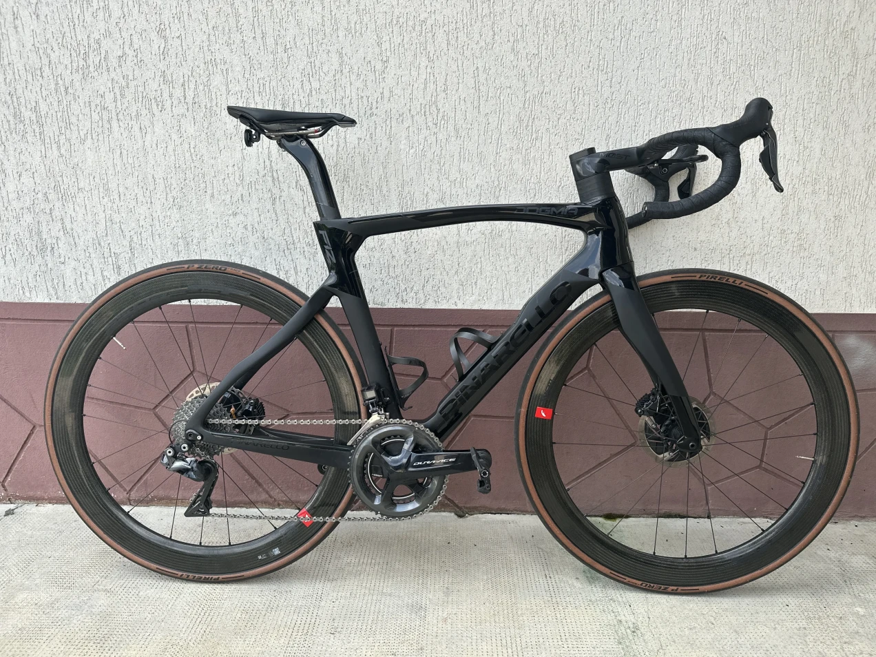 pinarello dogma f12 black on black