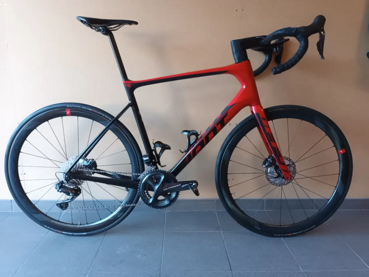 Giant Defy Advanced Pro 1 used in LG | buycycle