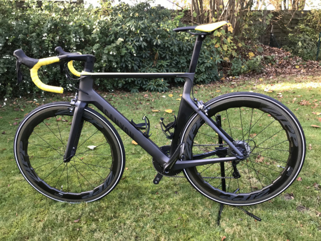 Canyon Aeroad CF SLX 6.0 used in 57 cm | buycycle