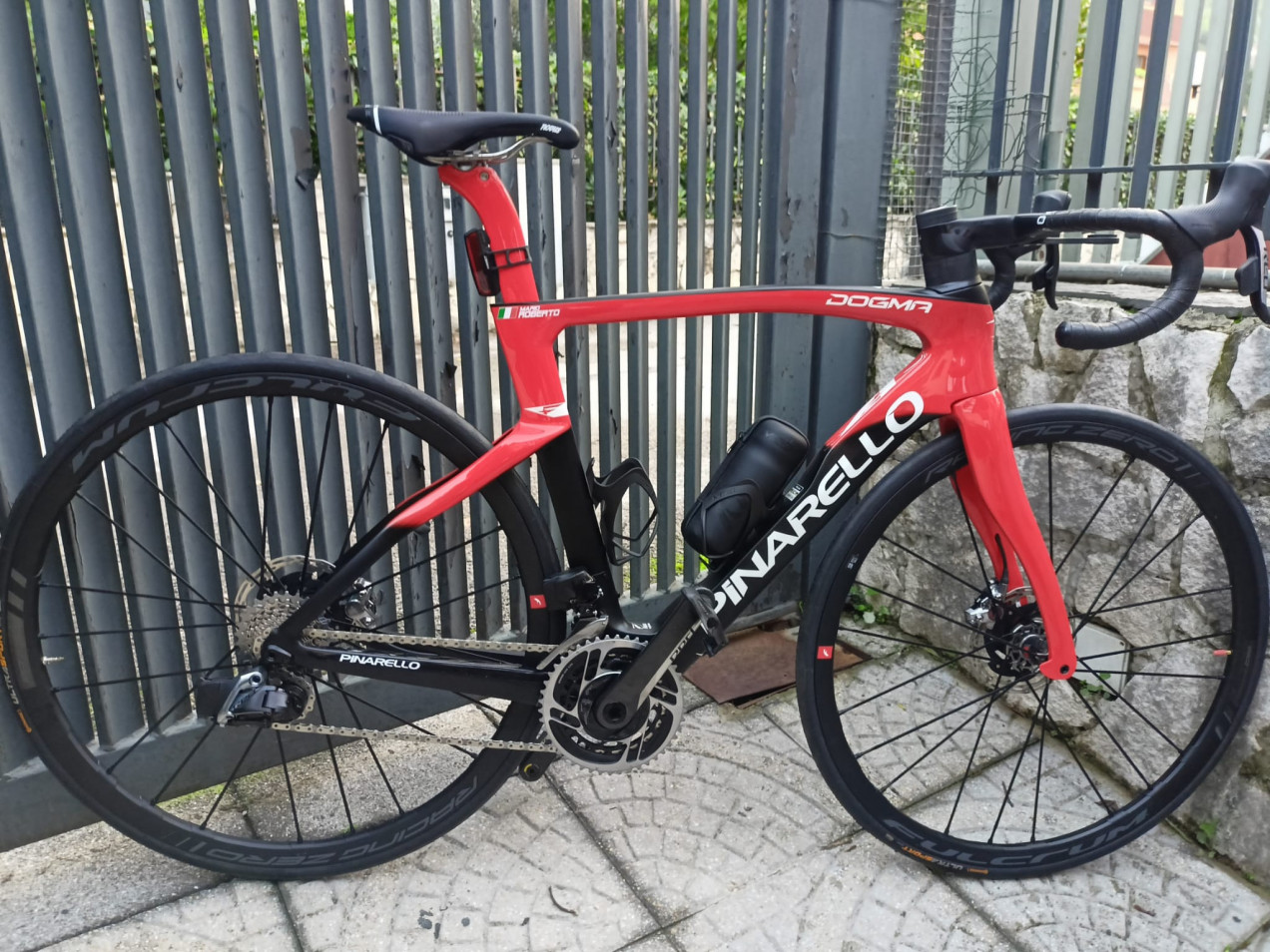 Pinarello Dogma F Used In L | Buycycle