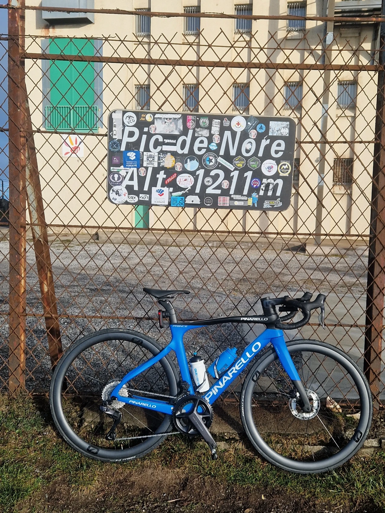 Pinarello Prince FX Disk Ultegra Di2 Bike used in 49 cm | buycycle