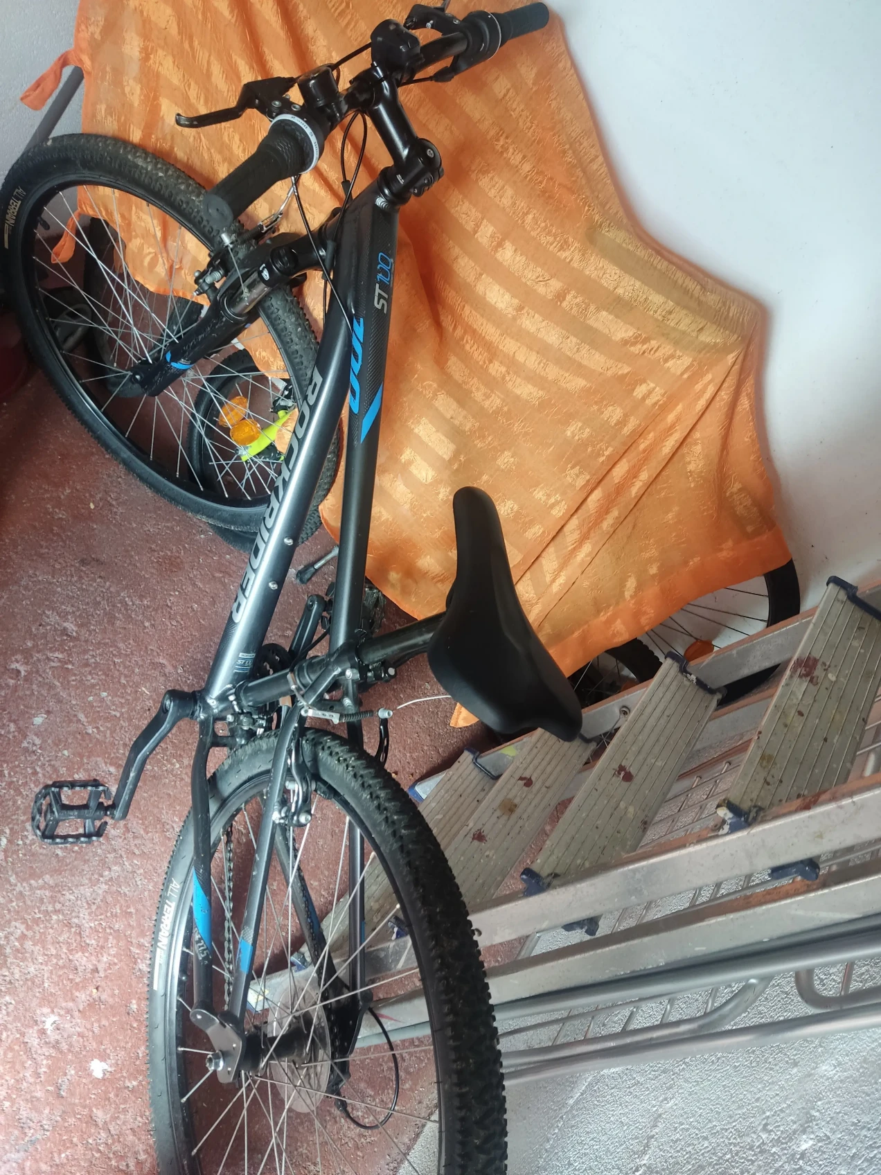 wijk litteken Onderzoek ROCKRIDER ST 100 Mountain Bike, - 27.5" gebruikt in m | buycycle