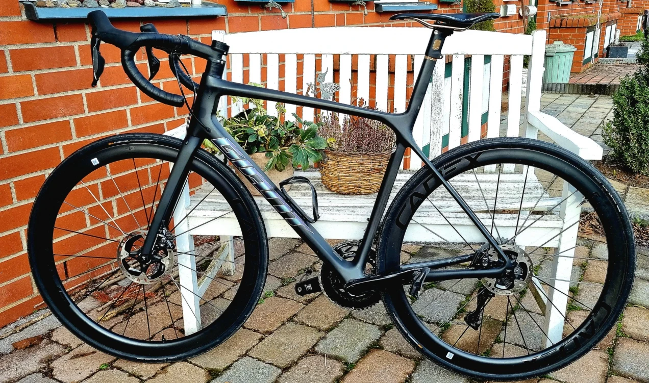 Giant TCR Advanced SL Disc 0 Dura-Ace used in 56 cm | buycycle