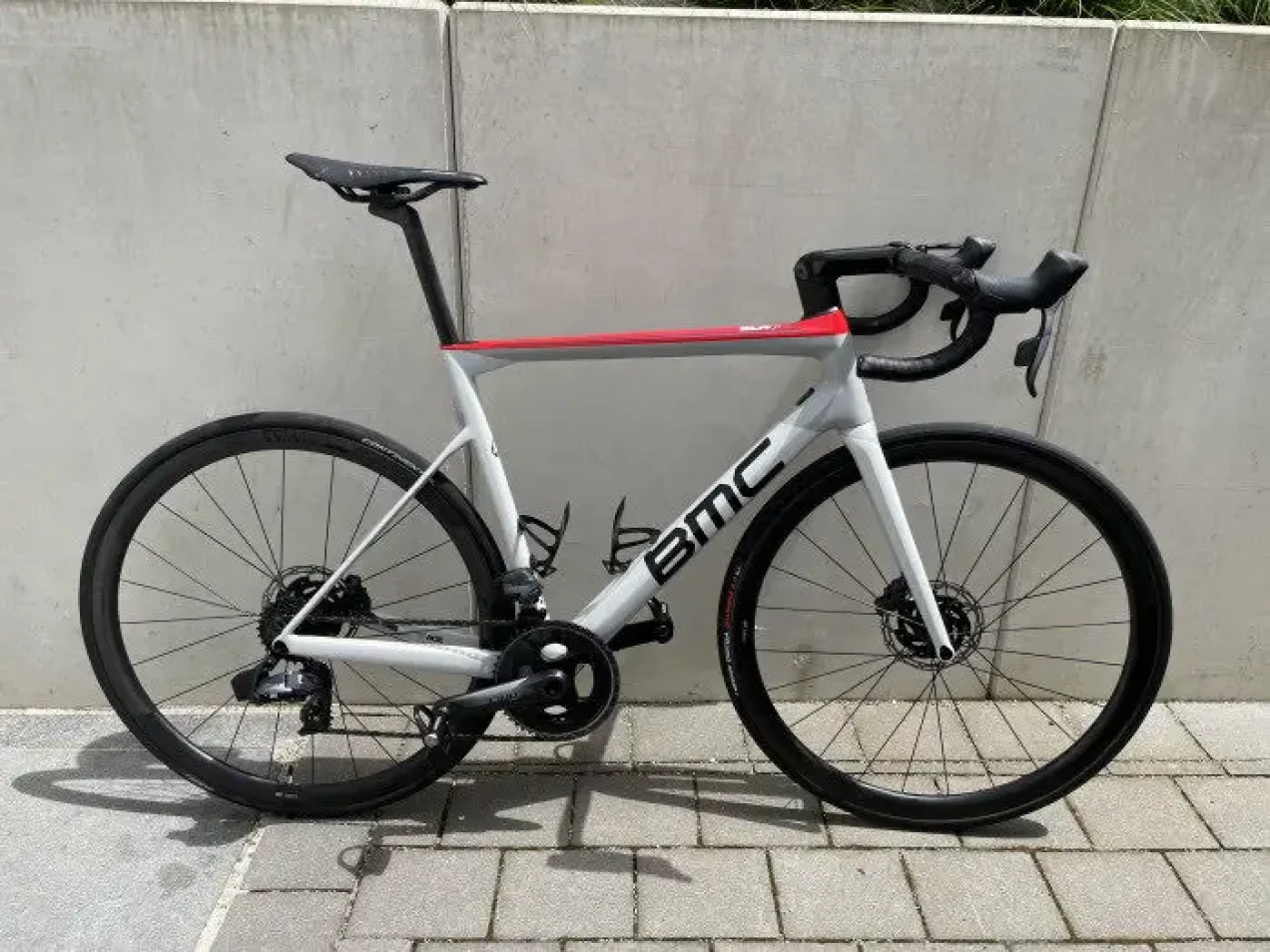 BMC Teammachine SLR01 DISC THREE used in 56 cm | buycycle