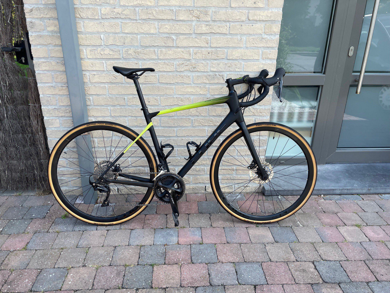 CUBE Attain GTC Race used in 56 cm | buycycle