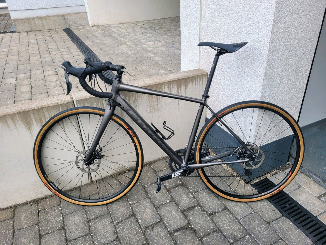 cannondale synapse carbon disc 105 2019 road bike