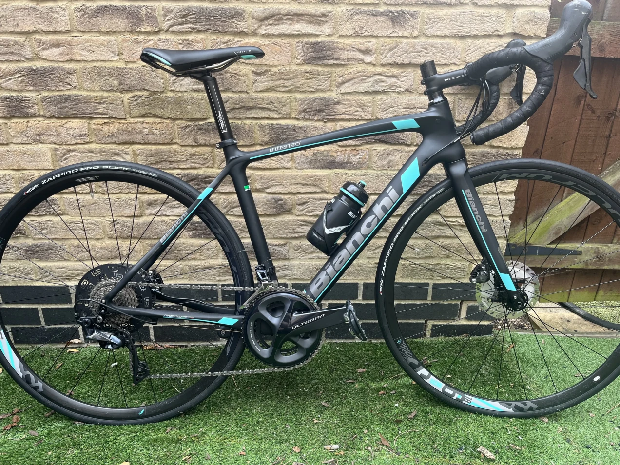 bianchi intenso ultegra 2019