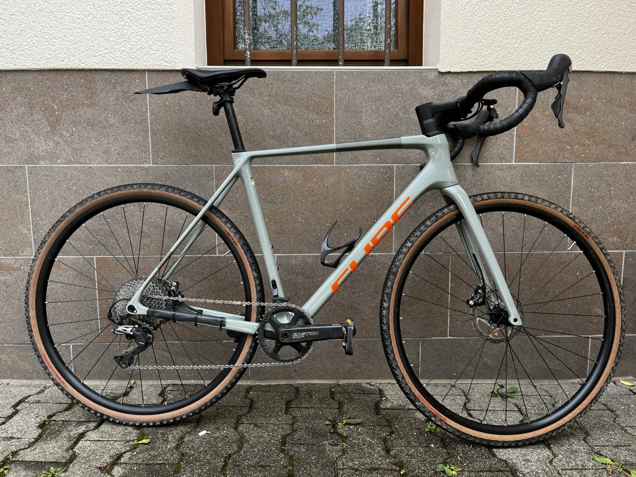 cube cross gravel bike