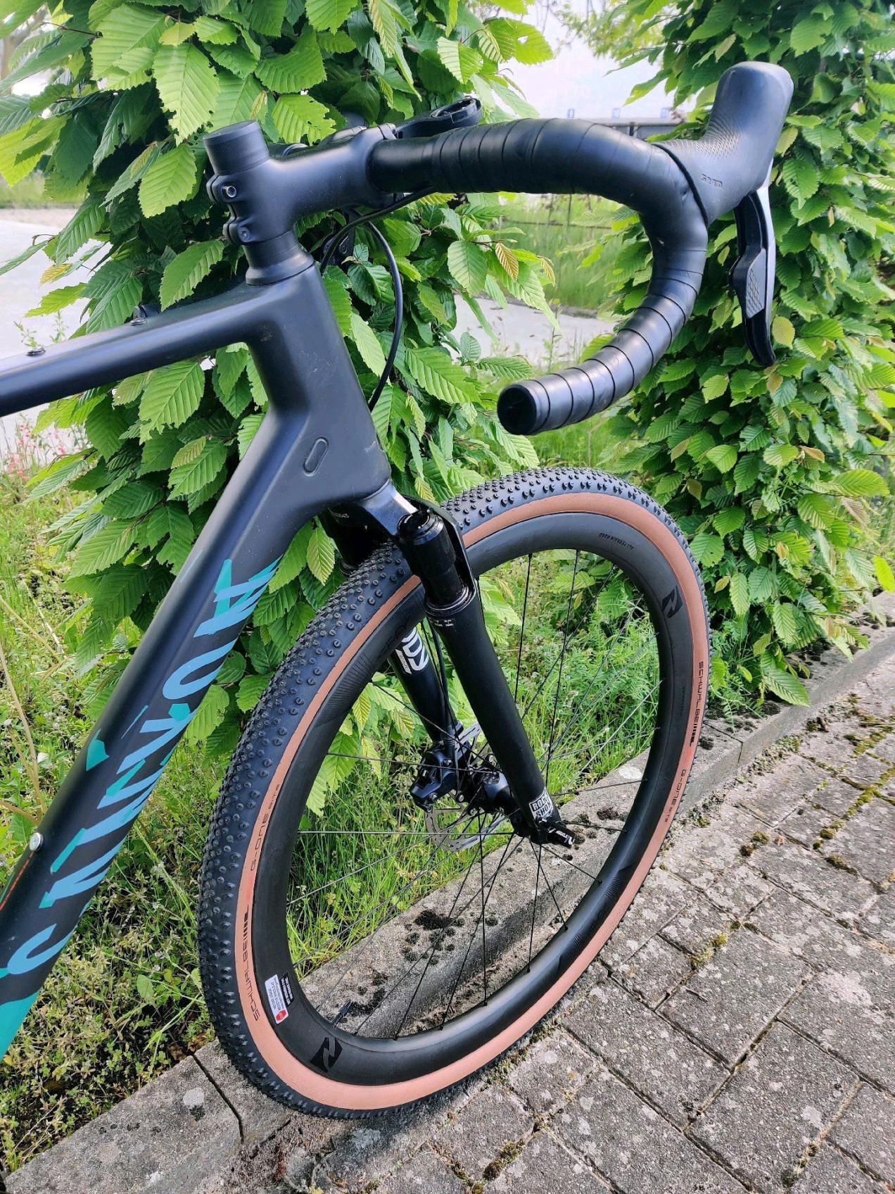 Canyon Grizl CF SLX 8 eTap Suspension used in l buycycle