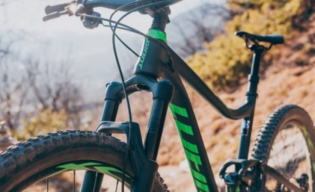 green and black giant mountain bike