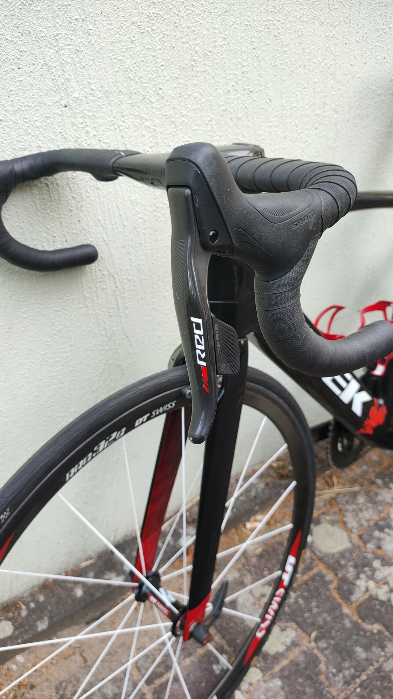 Trek Madone 9.9 used in 55 cm | buycycle