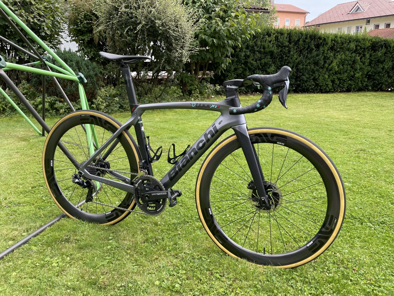 bianchi oltre xr4 disc dura ace di2